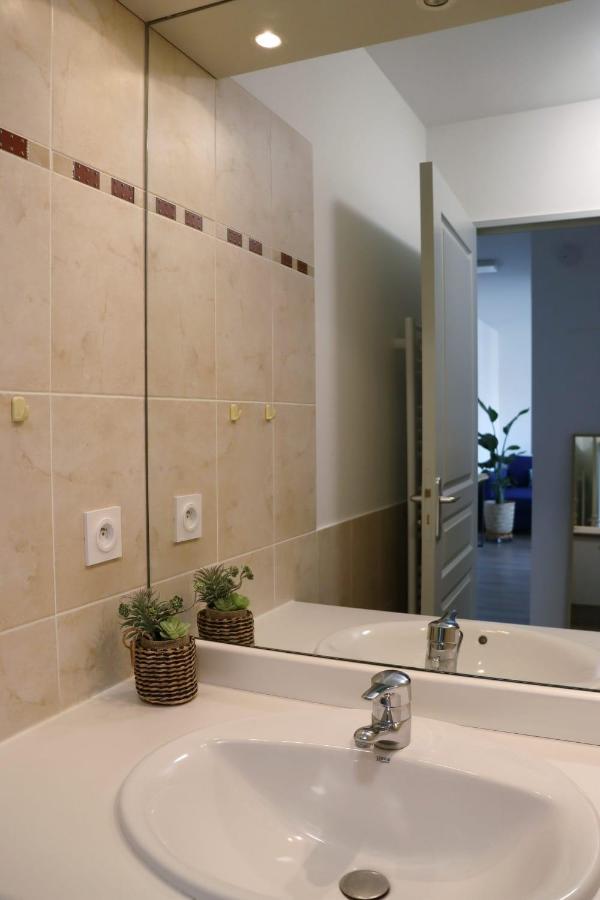 Apartamento Uzes Centre La Terrasse Des Capucines Avec Garage Privee Exterior foto